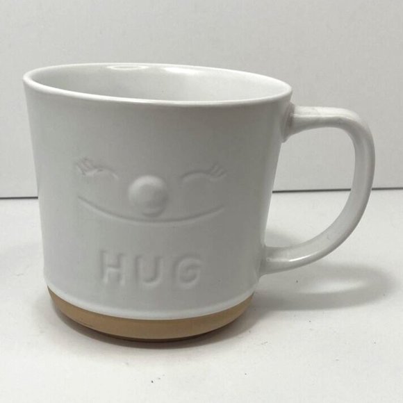 Potters Corner Handcrafted Ceramic Hug Smiling Mug White And Beige EUC - Picture 1 of 7